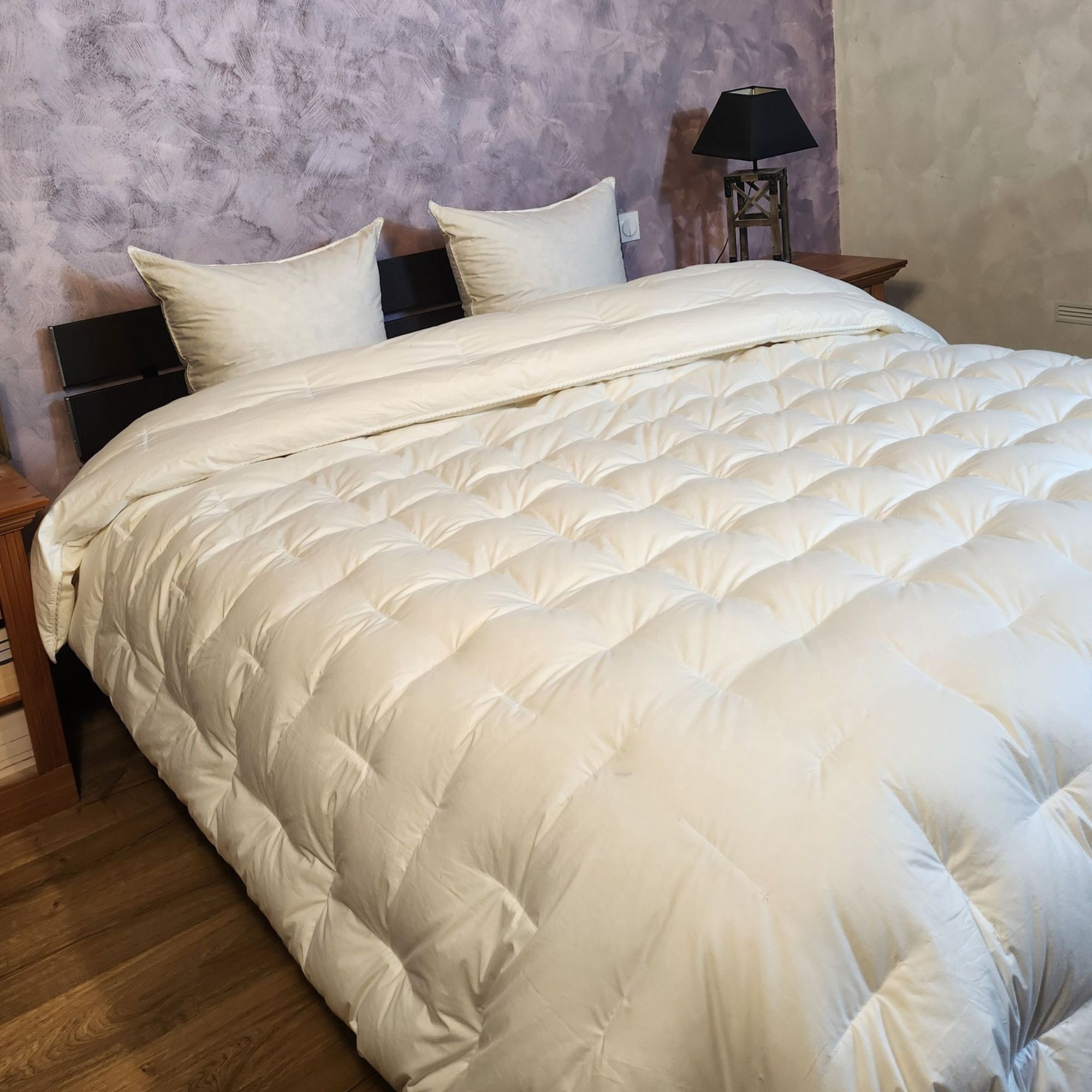 NOUVEAUTÉ – COUETTE PIQUÉE 240×260 – 210 piqûres